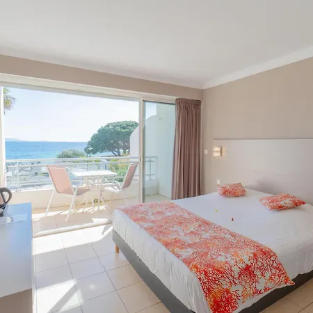 Le Grand Pavois Hotel 3*